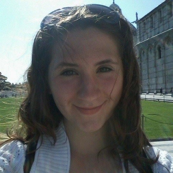 Meet your Posher, Kayla - Picture 1 of 1